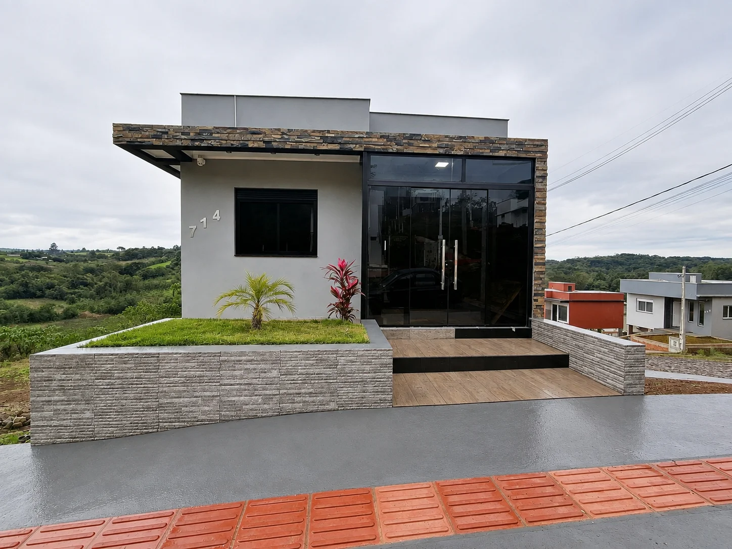 CASA COM AMPLO TERRENO NO BAIRRO AGRÍCOLA