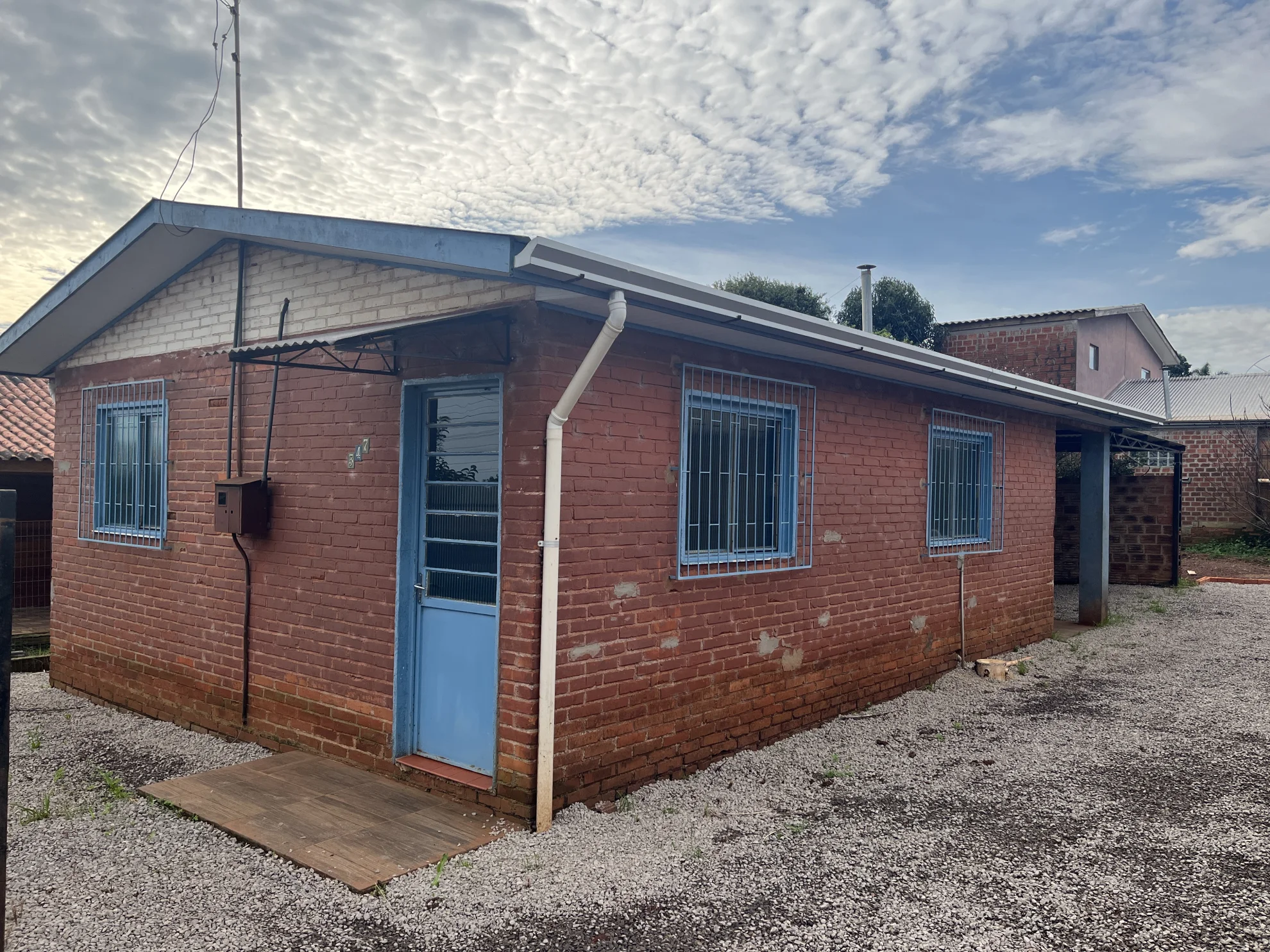 Casa dois dormitórios no bairro Suzana