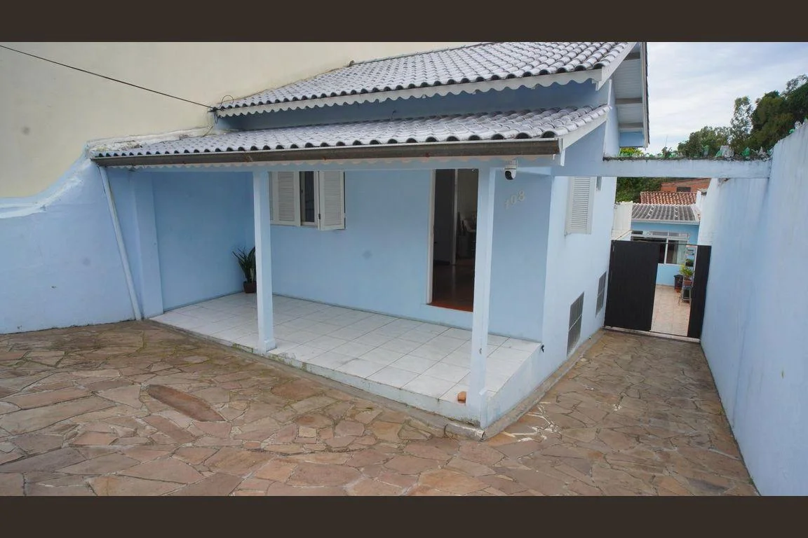 Casa 2 dormitórios com Edícula