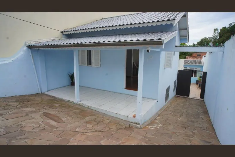 Casa 2 dormitórios com Edícula