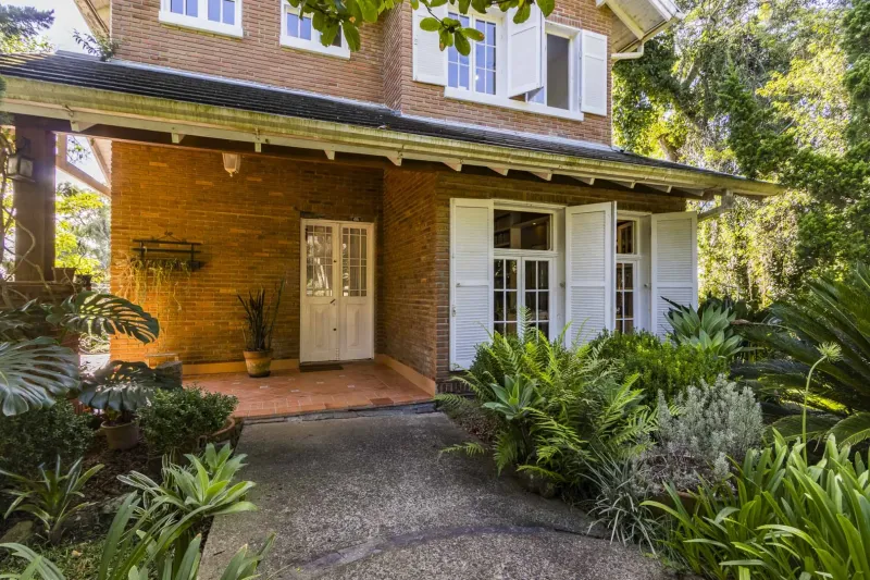 CASA EXCLUSIVA COM VISTA PARA O GUAÍBA