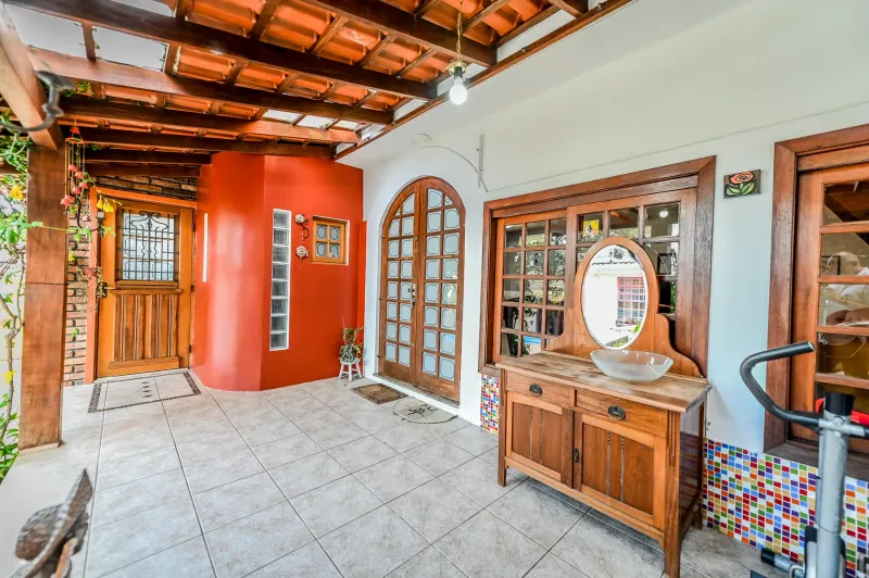 Santa Tereza: duas casas, espaço para a família e uma vista encantadora para o Guaíba!