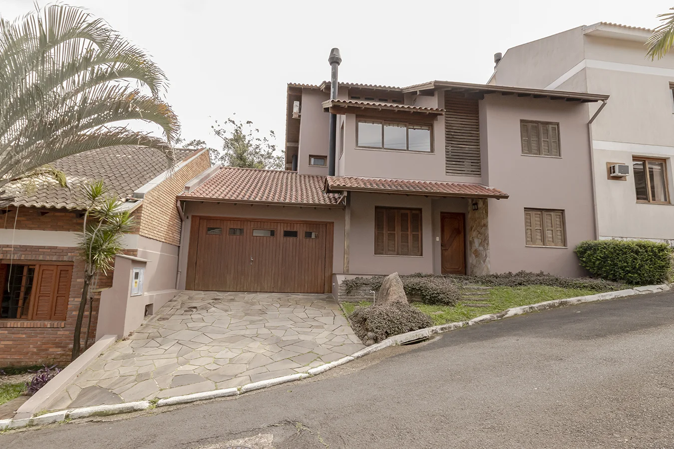 Casa em Condomínio 4 dormitórios