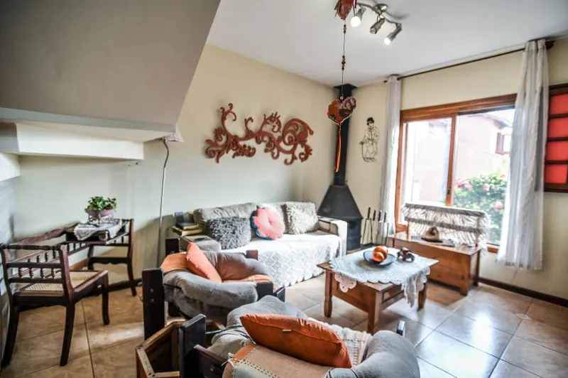Casa em condomínio no Guarujá, Porto Alegre - Imobiliária
